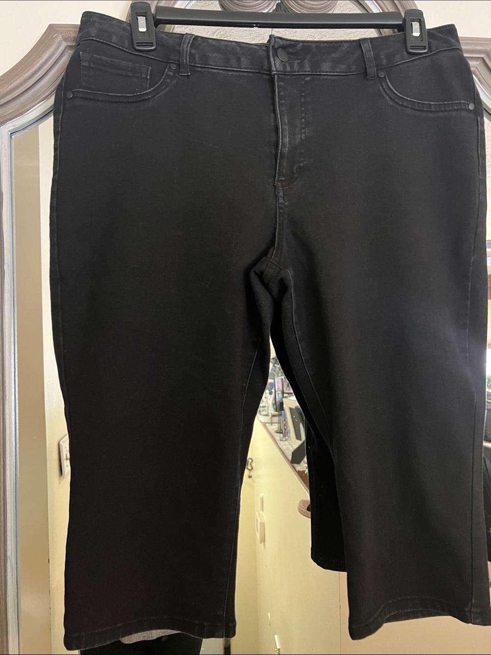 d. jeans Black cropped Stretch Jeans